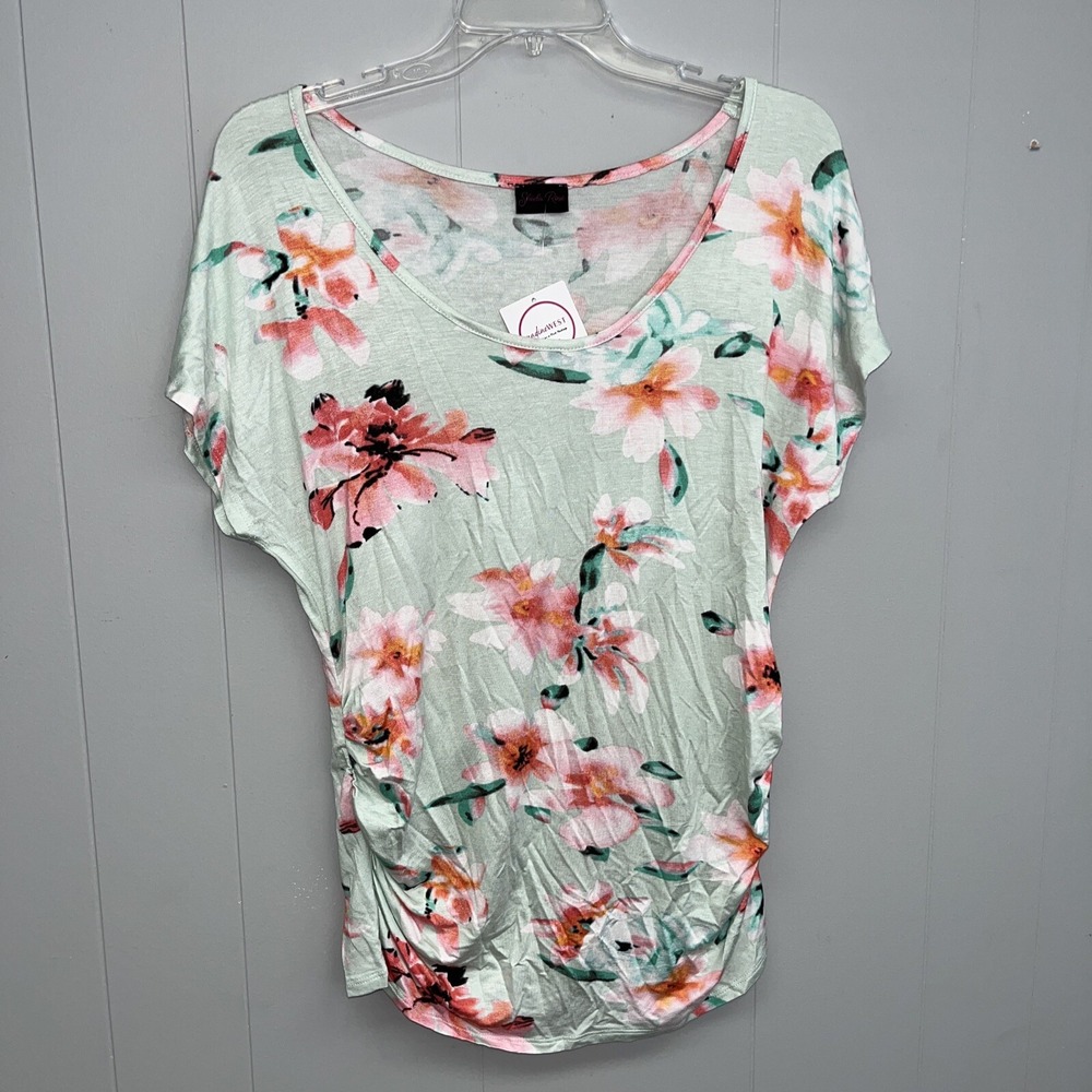 Shiela Rose Floral Side Ruched Top Sage Green Pink Short Sleeve Scoop Neck NWT
